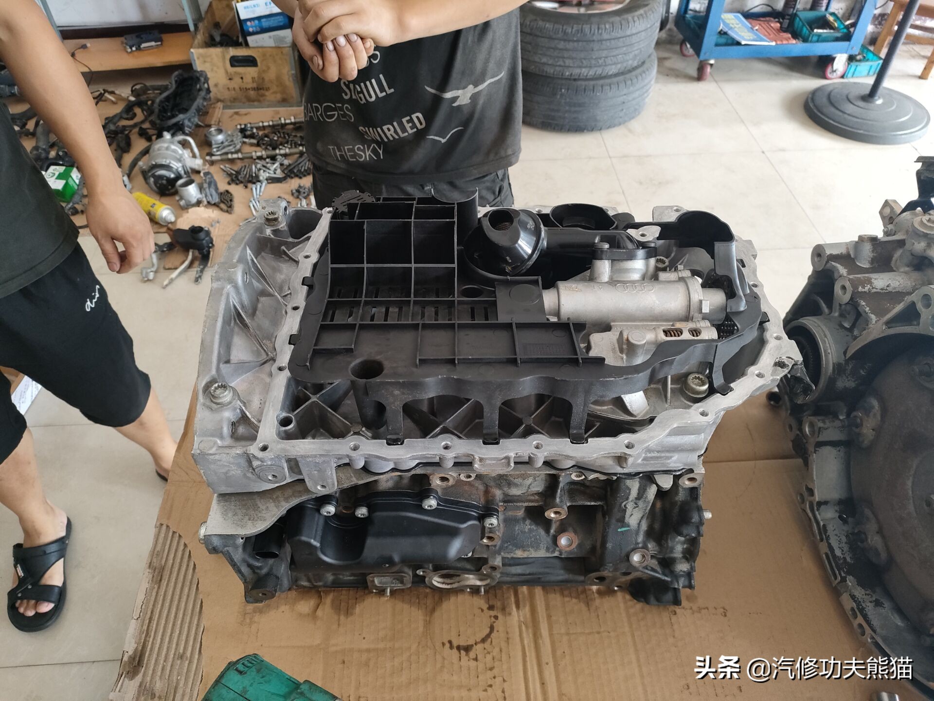 老途观发动机漏油维修,老途观涡轮增压器漏油维修多钱