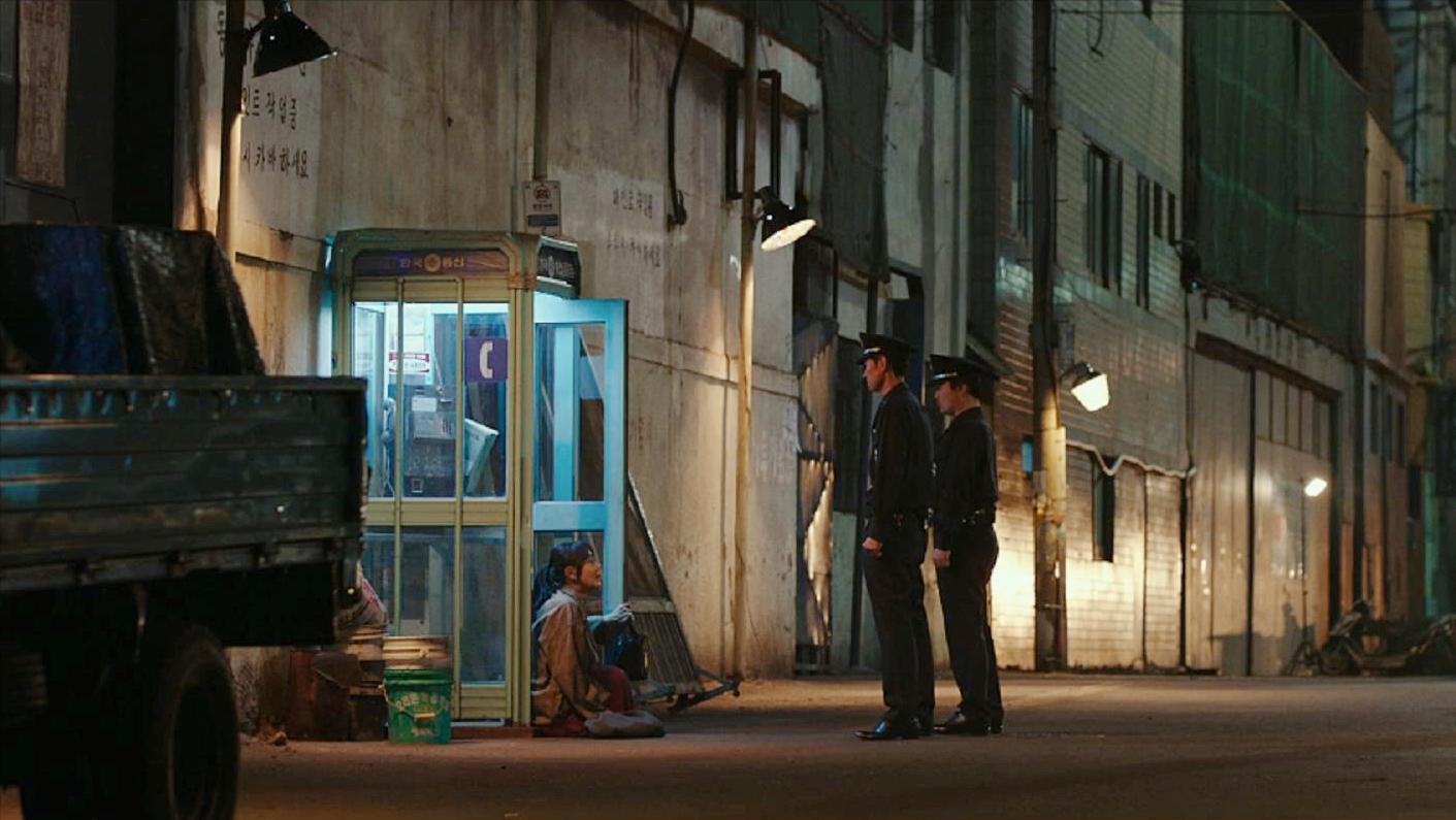 一上映就夺得韩国电影票房冠军，赶超《阿凡达》的纪录，不容错过