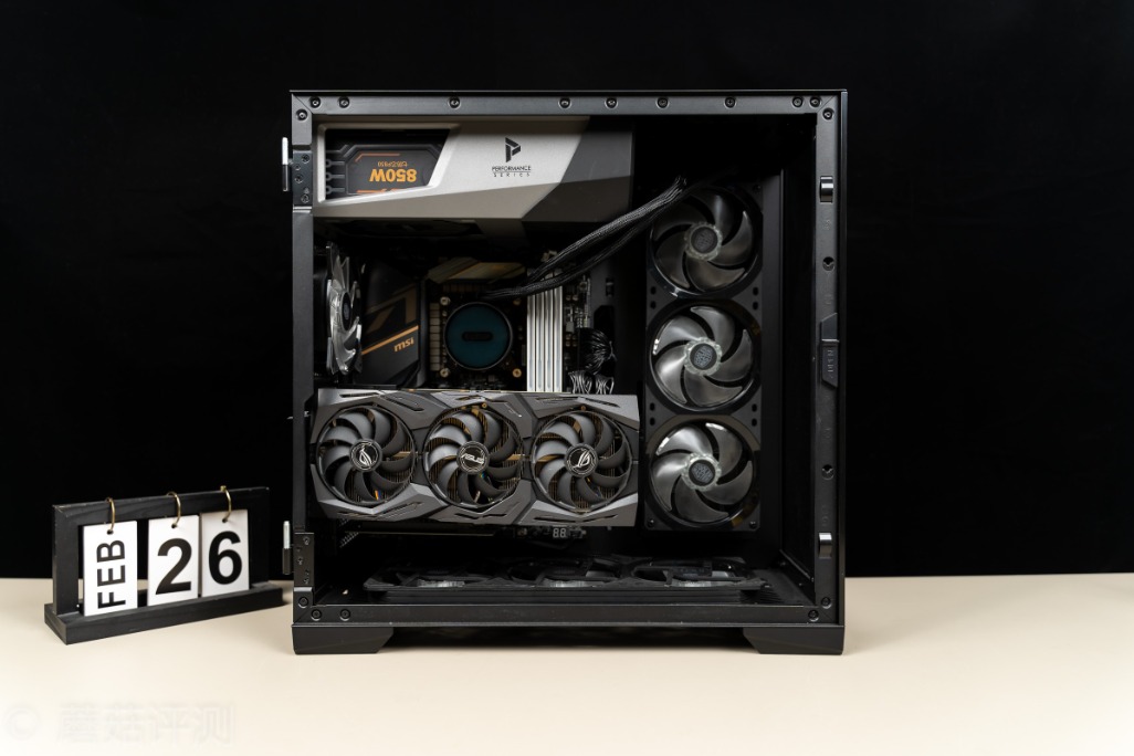 颜值和性能都很能打、扎达克SPARK台式机内存条评测