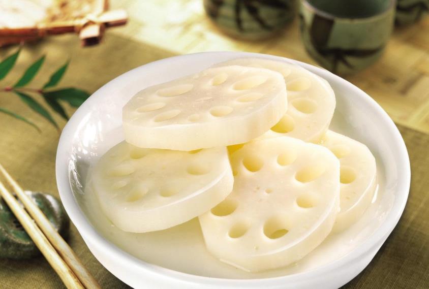 莲藕焯水防止变黑用什么化学品,藕片焯水不变黑的办法