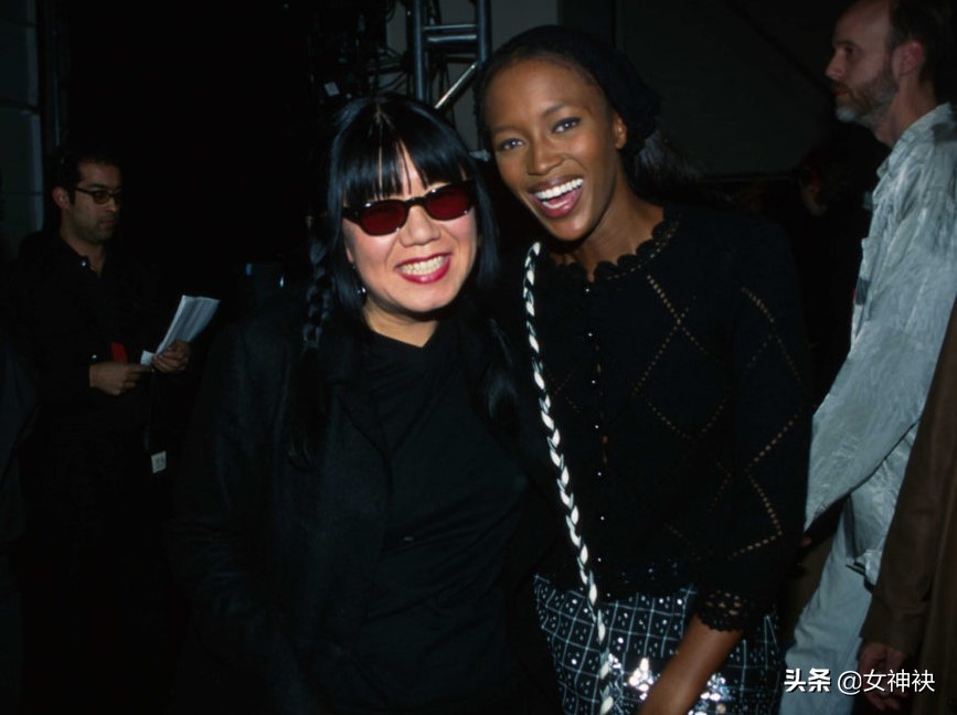 营造魅惑和妖娆的时尚女王，第一位世界顶尖华裔设计师安娜苏