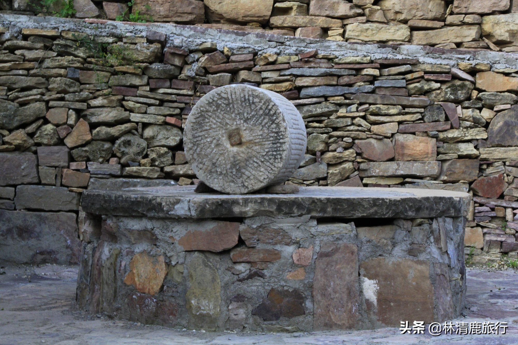 一个被遗忘的石头村,石头村一个被遗忘的古朴村落