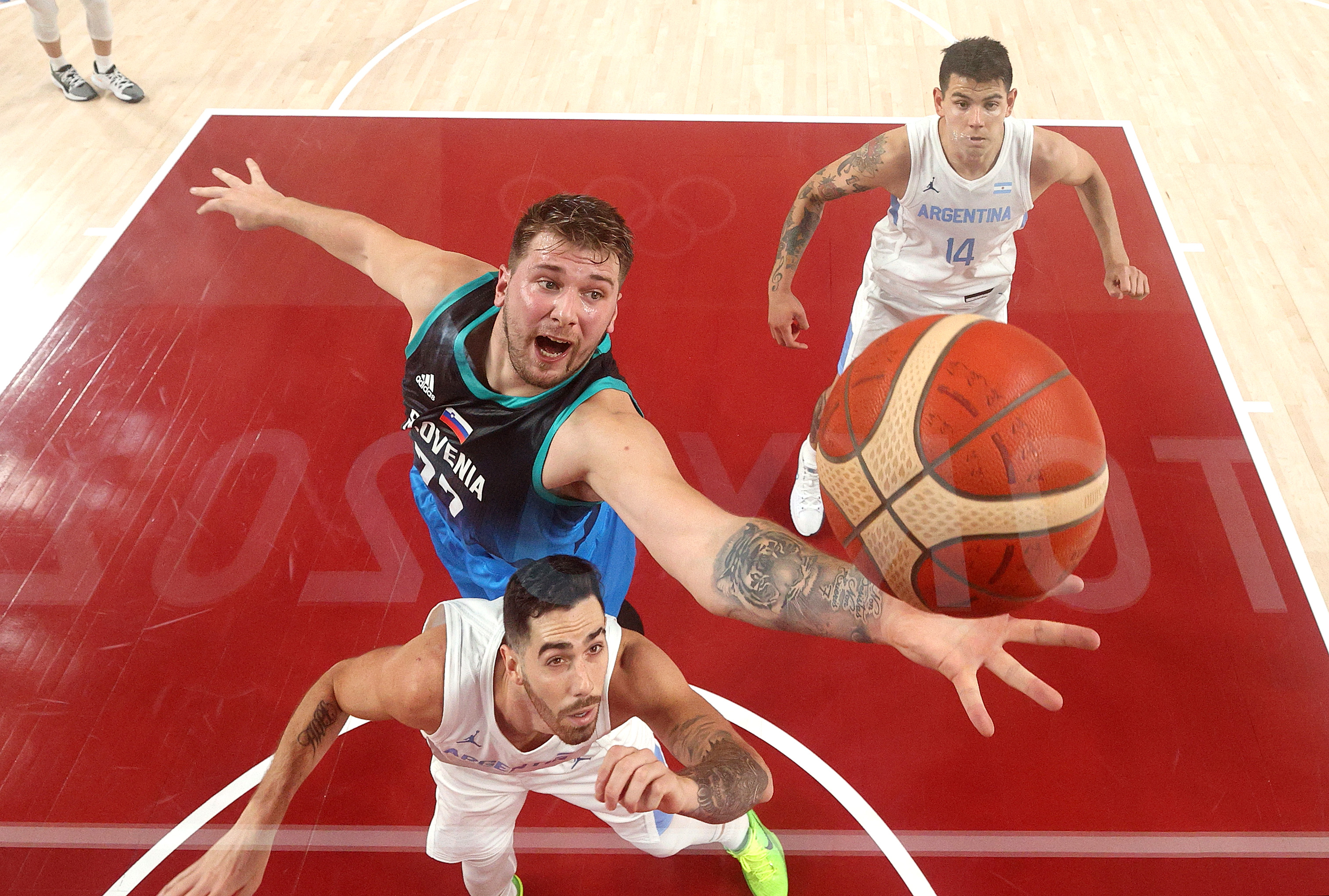 东契奇照片2024,东契奇世界杯照片