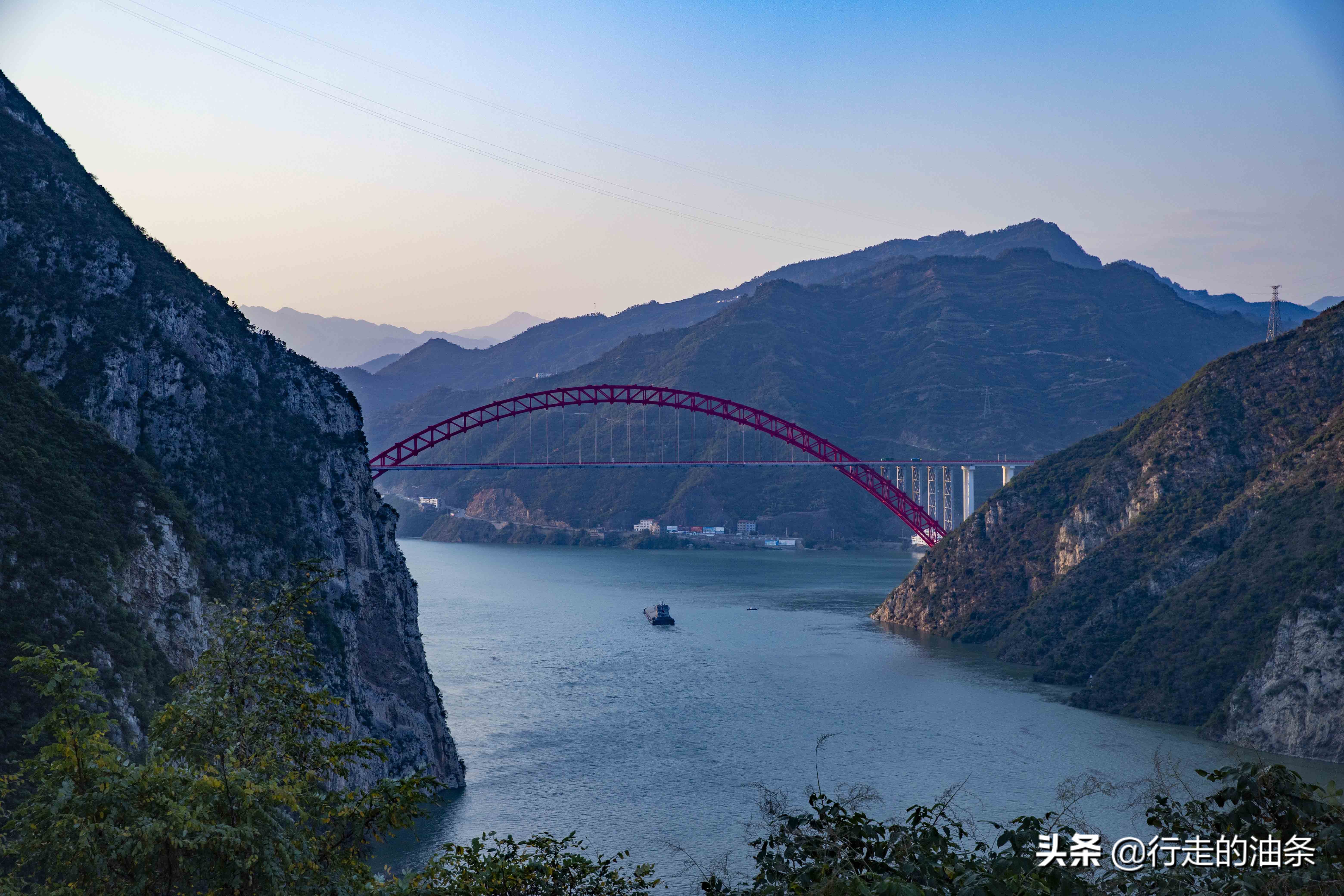 三峡大坝屈原故里视频,屈原的故里三峡大坝