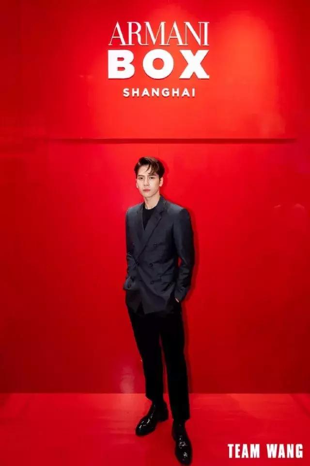 连王嘉尔、郑恺等大牌明星疯狂Pick的阿玛尼快闪店空降魔都