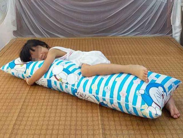 女儿6岁夹脚被父母发现,7岁女儿被教训