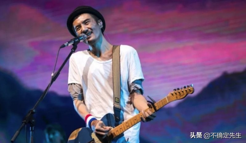 伴随一代人的刘欢，股骨头缺血性坏死，现状如何？