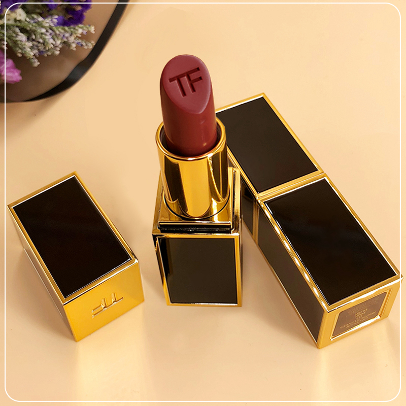 各大牌永不过时的大牌口红,雅诗兰黛口红420好显老