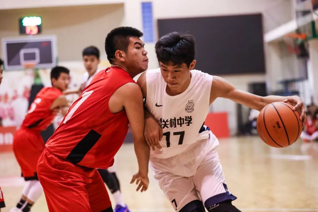 新·十六强齐亮相高中赛场见*力暴**隔扣丨18-19耐克高中联赛