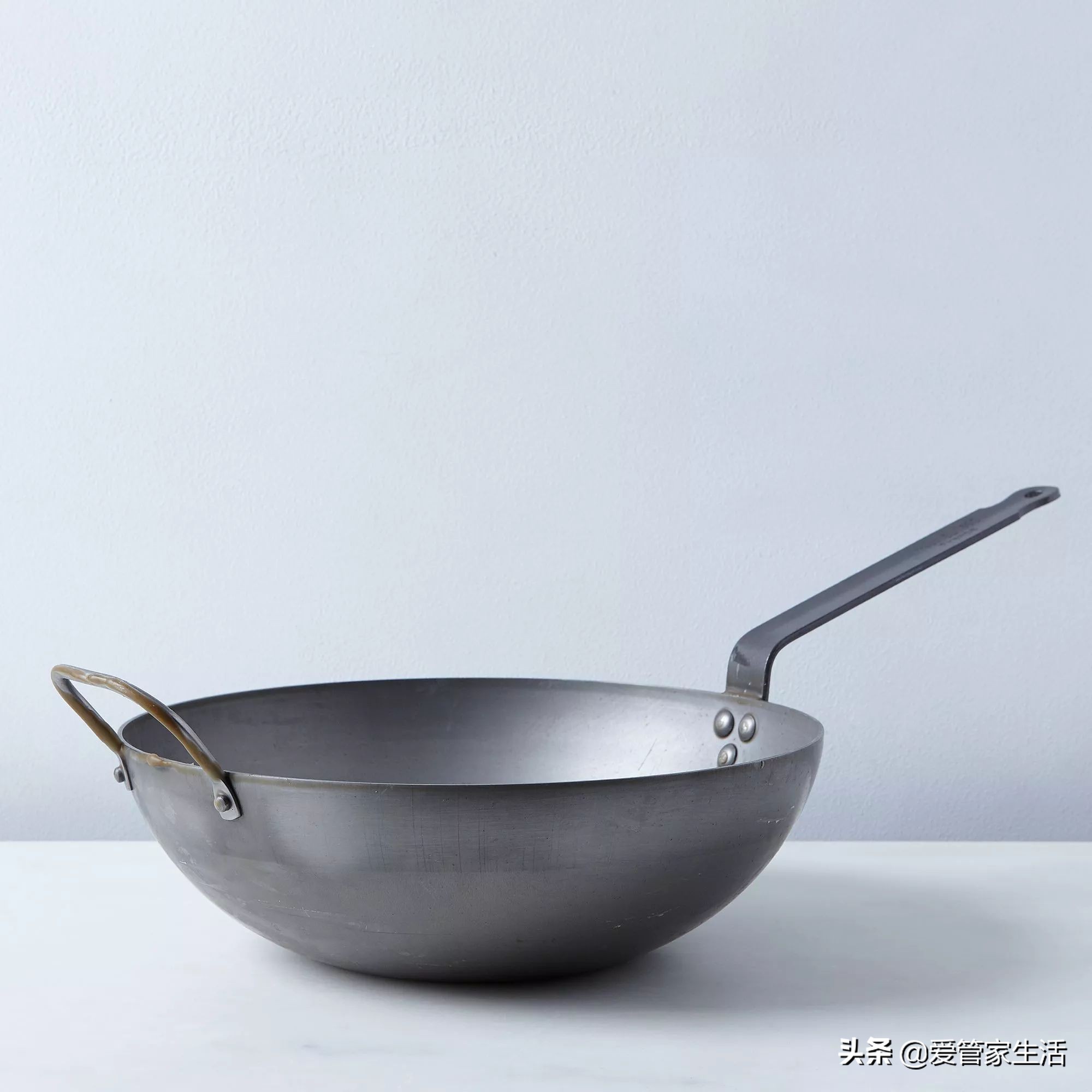 麦饭石不粘锅与不锈钢锅哪个好,不粘锅属于不锈钢锅还是铁锅