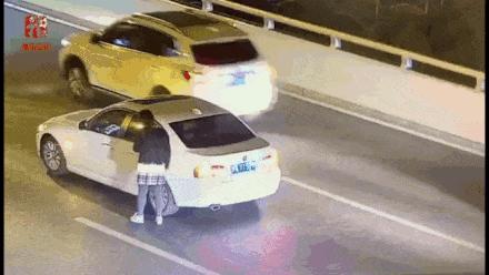 17岁跳桥男孩妈妈去世了吗,17岁跳桥男孩妈妈后续