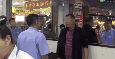 60岁大妈爱上靳东完整版,60岁大妈迷恋靳东后续