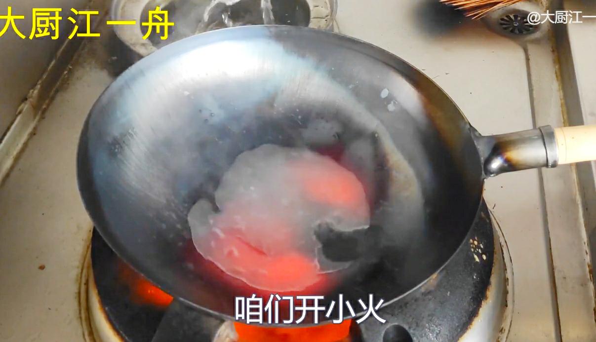 买的新铁锅开锅的正确方法不粘锅,新买的铁锅正确开锅不生锈不粘锅