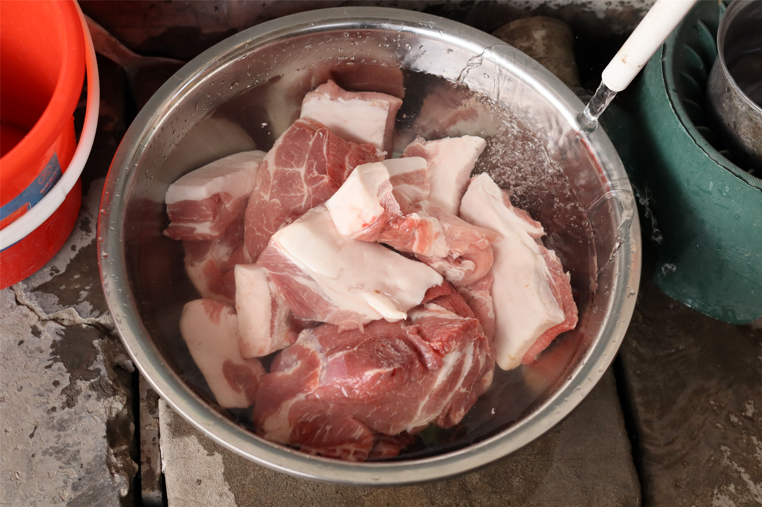 自己在家灌香肠10斤肉怎么配料,安徽六安苏家埠咸味香肠配方