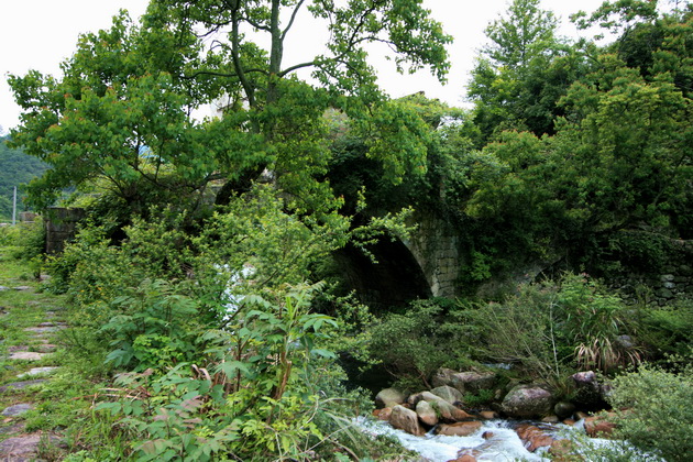 大山深处寻找古村,梅岭古村