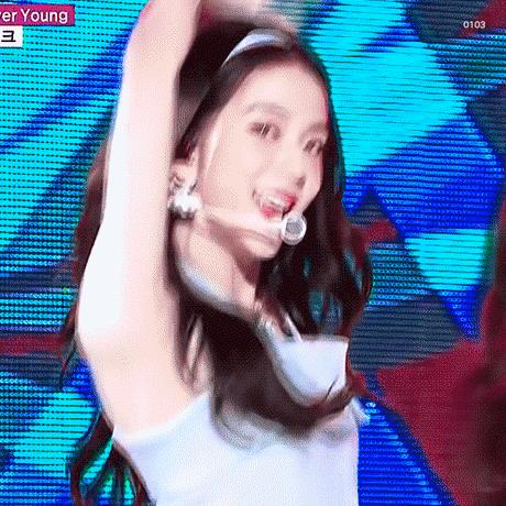 从BP小糊咖到Dior千金，Jisoo的脸越来越值钱了