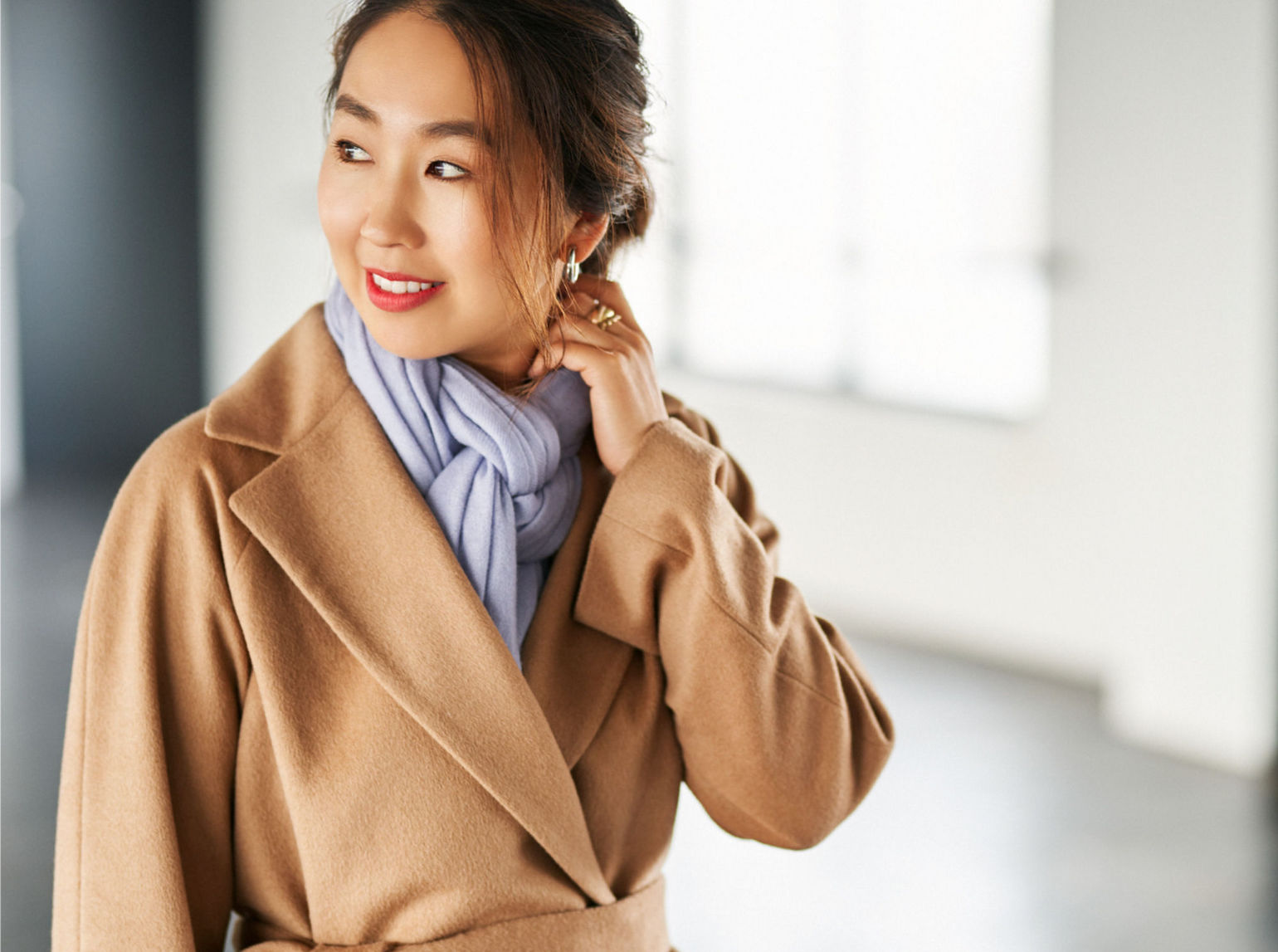 可系围巾的冬季穿搭,围巾搭配技巧早春街头最潮的穿搭