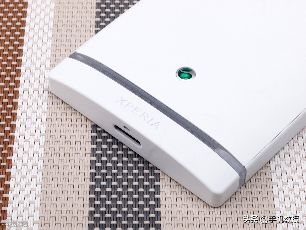 公认无差评的四款高端旗舰机,有来头的三款高端旗舰机你看好谁