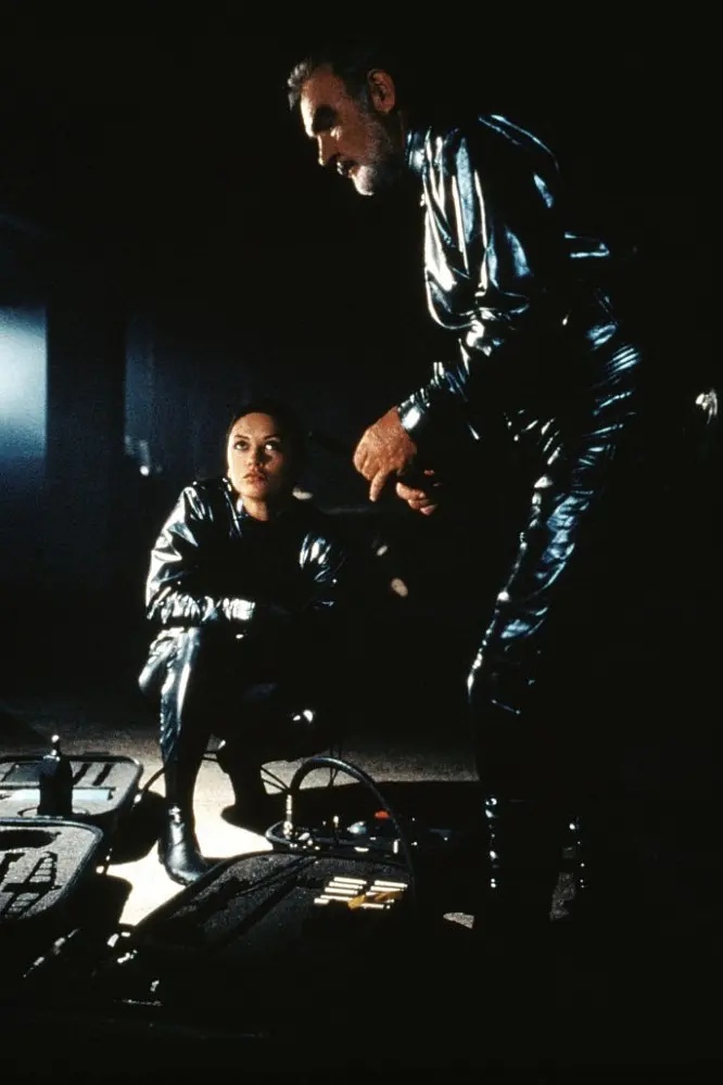 偷天陷阱男主怎么逃脱的,偷天陷阱男主角