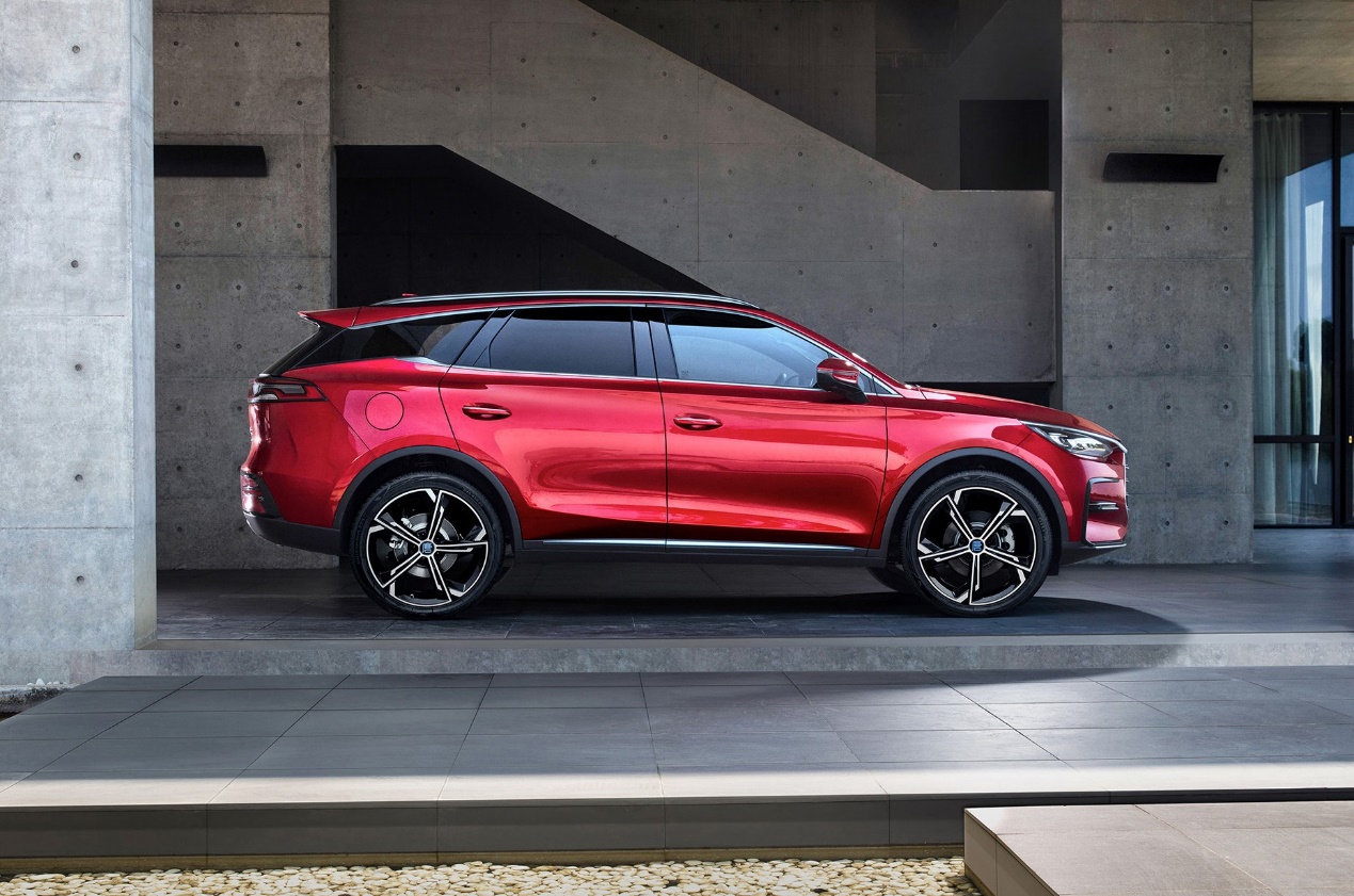 新车评唐dmi112km尊荣版试驾,聪明的人买新车还是准新车