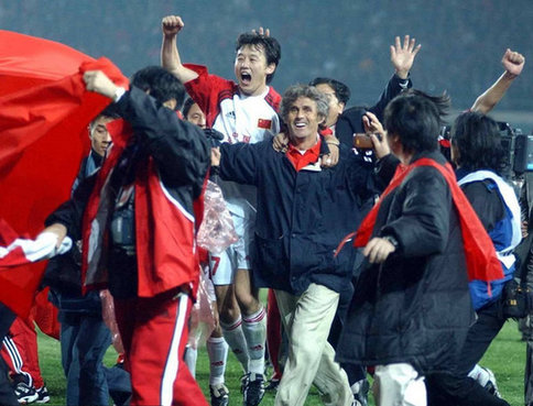 这支球队曾是中国足球的扛把子，却流浪漂泊数年无定所