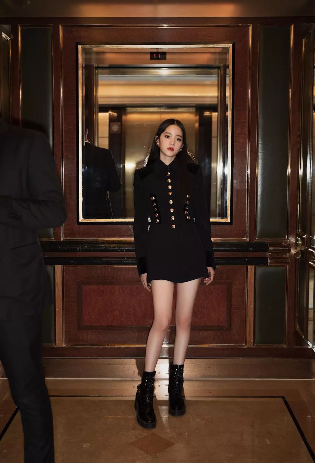 过膝靴时尚潮流,适合春天穿的长筒过膝靴