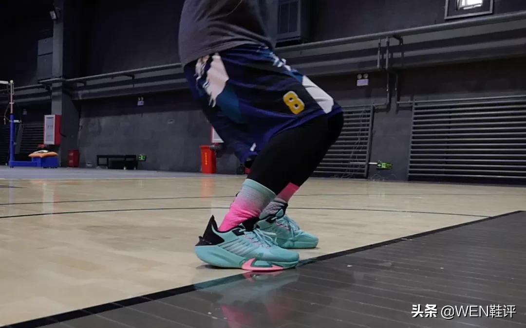 推荐一双李宁或特步跑鞋,一双轻便又舒适的鞋特步