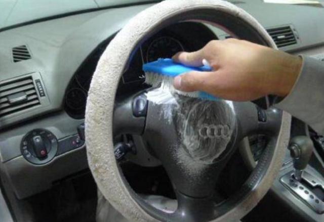 老司机如何保持车内卫生,车内灰尘用什么擦干净