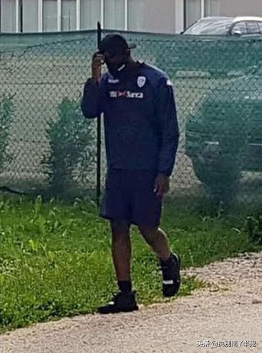 巴洛特利搞笑新闻事件,巴洛特利足球搞笑视频