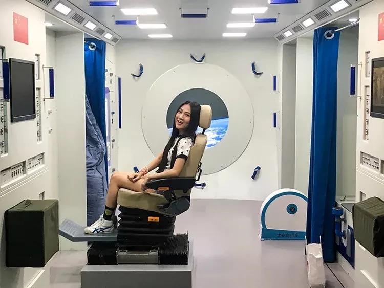 深圳免费十大打卡景点攻略,深圳凤凰城地铁站网红打卡