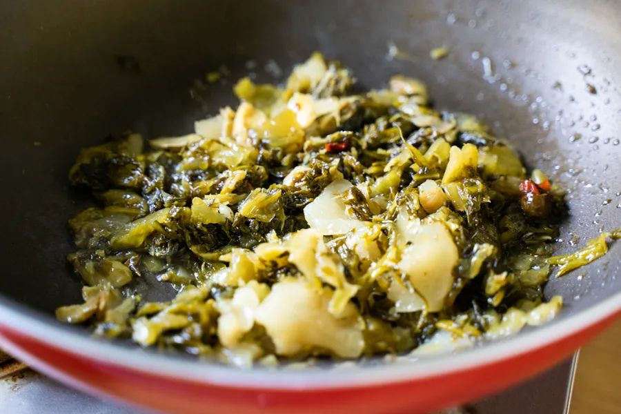 被薇娅直播间榨干零食预算后，写出了这篇测评报告（上）