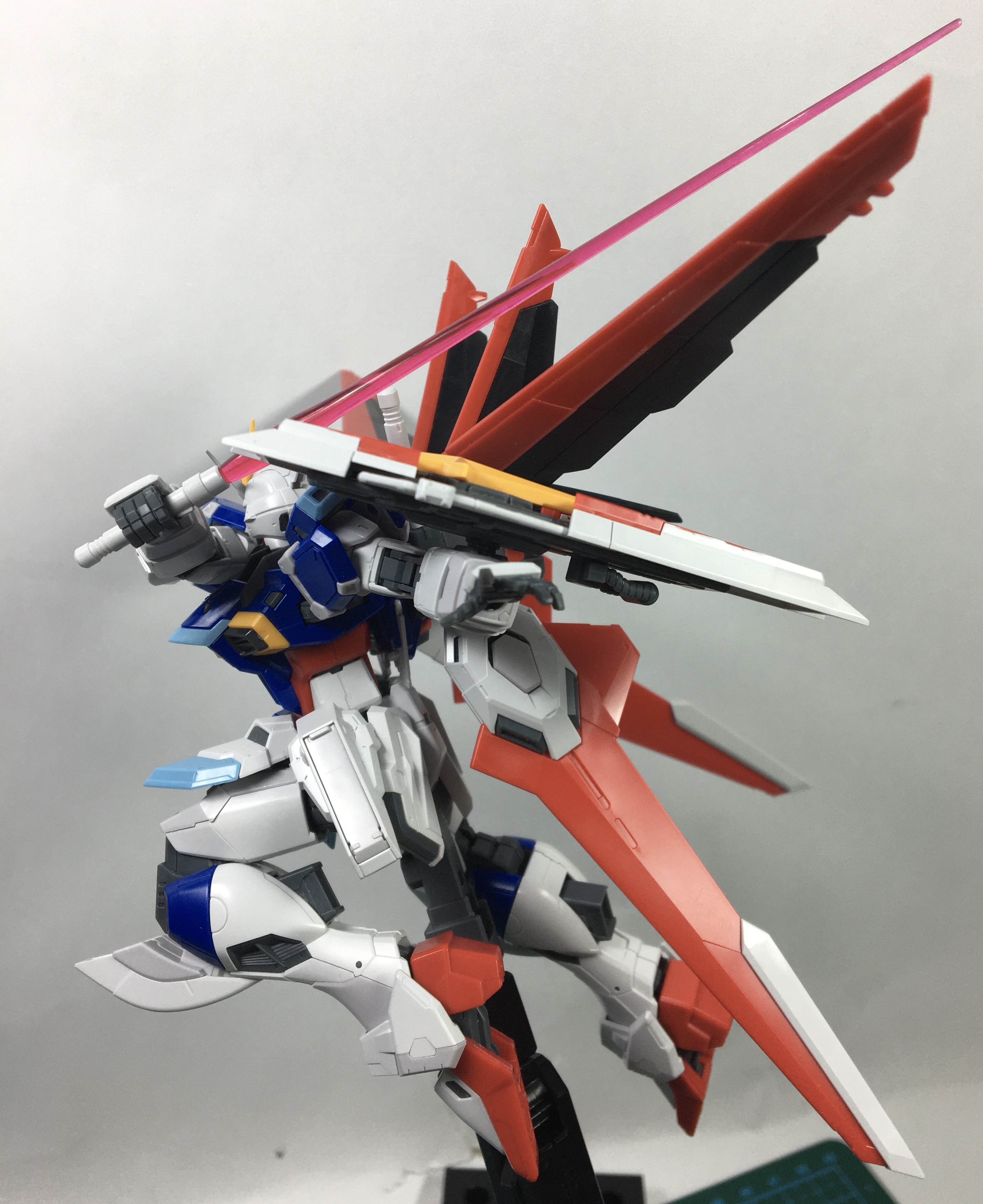 万代rg报丧女妖模型测评,万代rg空装脉冲高达测评