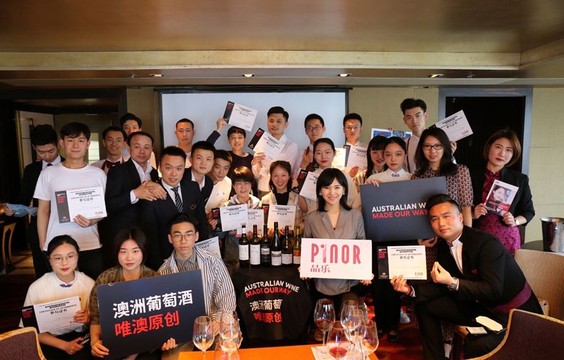 90后美少女侍酒师李姿璇:按自己意愿去活是件很酷的事|品乐PINOR