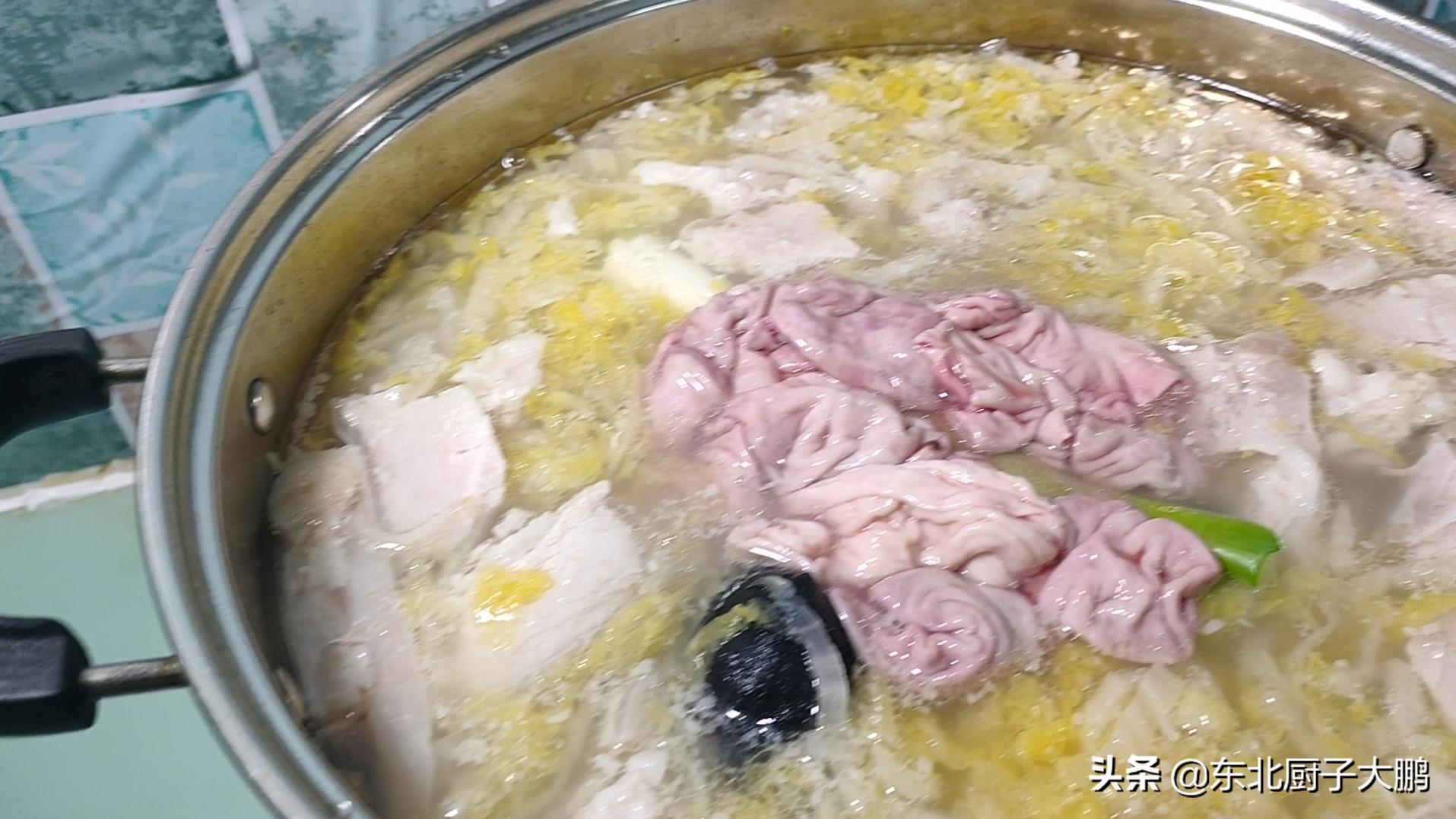 农村大锅杀猪烩菜,东北杀猪烩菜