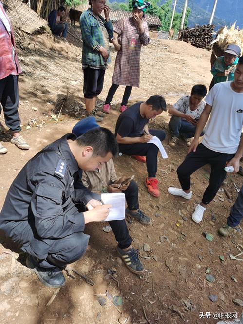 四川绵阳特警保驾护航,四川绵阳民警救灾