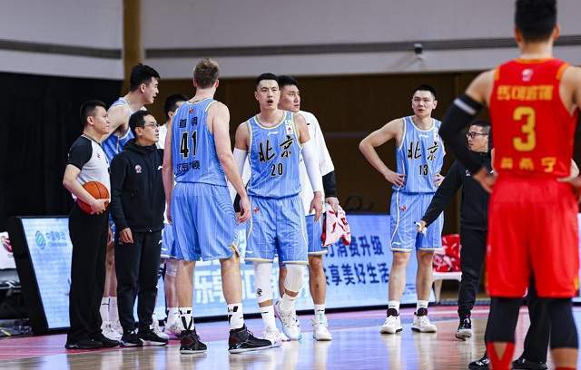 不是北京怎么了，而是首钢怎么了？无视裁判，姚明应重拳根治了