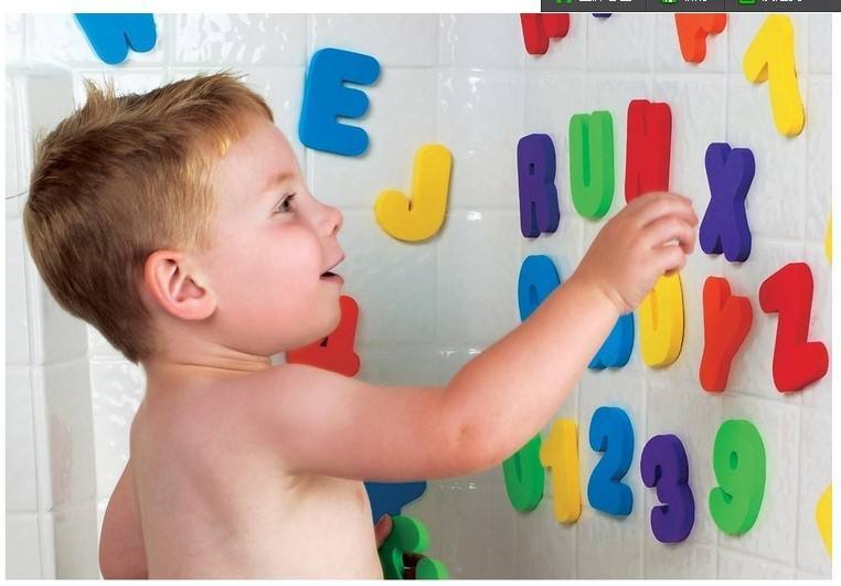 宝宝突然一洗澡就哭是怎么回事,宝宝洗澡哭得可伤心了