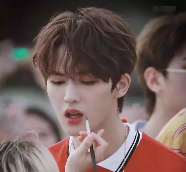 美而自知太可怕,美而自知好看的视频