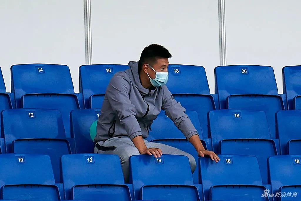 本泽马和谁交换了球衣,莫德里奇和本泽马欧国联交换球衣