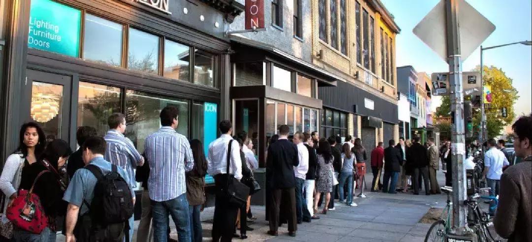 从一夜爆红到欠薪关店,从一夜爆红到被骂遍体鳞伤