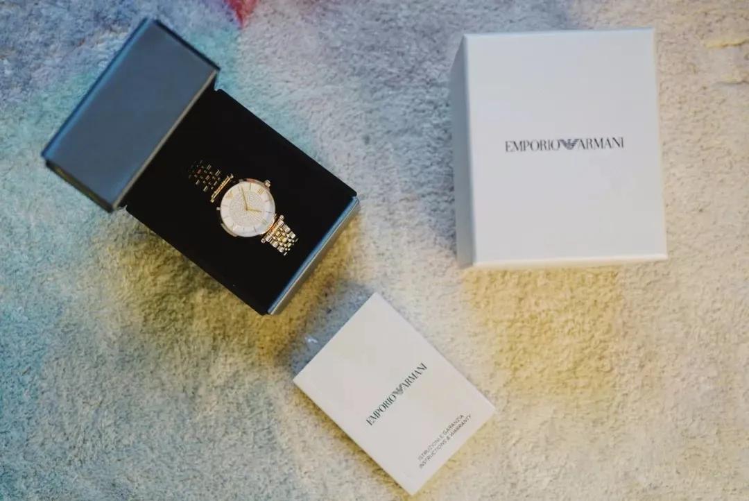 基础款单品搭出时髦感,基本款穿出时髦感