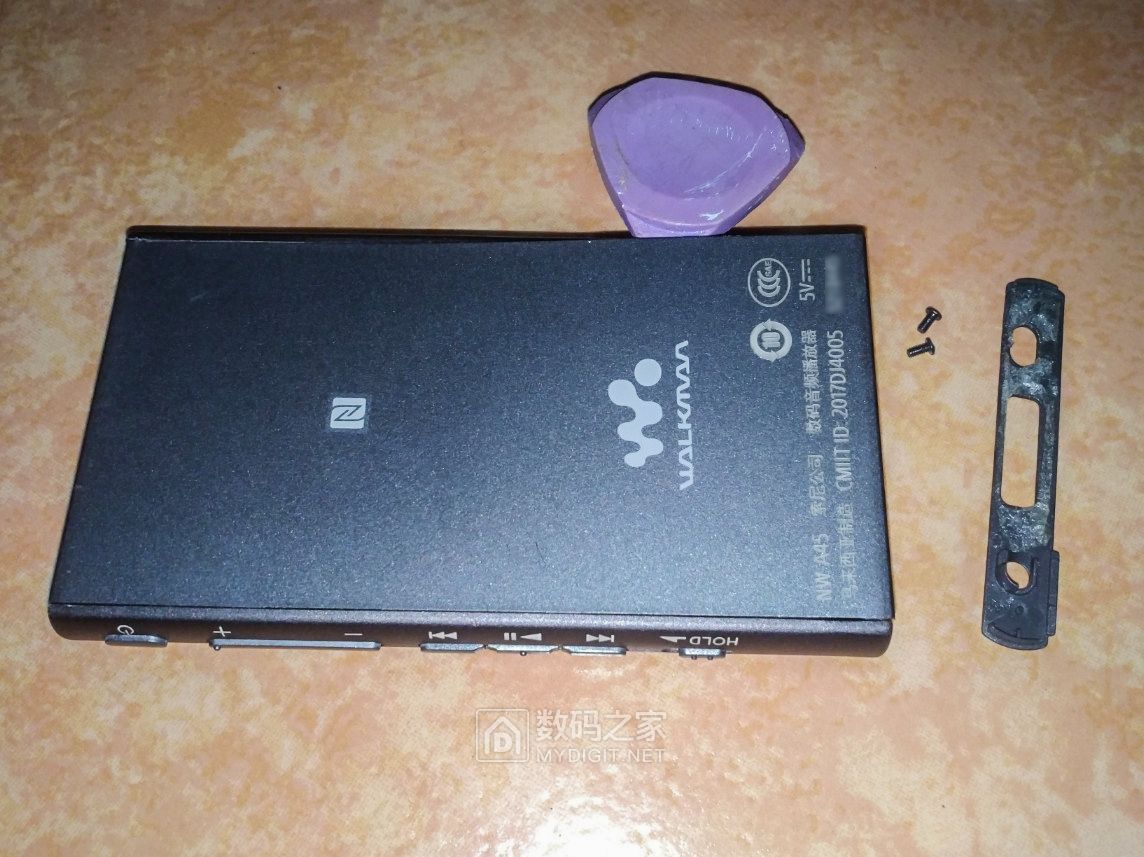 售价1000元的索尼NW-A45无损音乐*放播**器拆解！对比NW-A35主板图