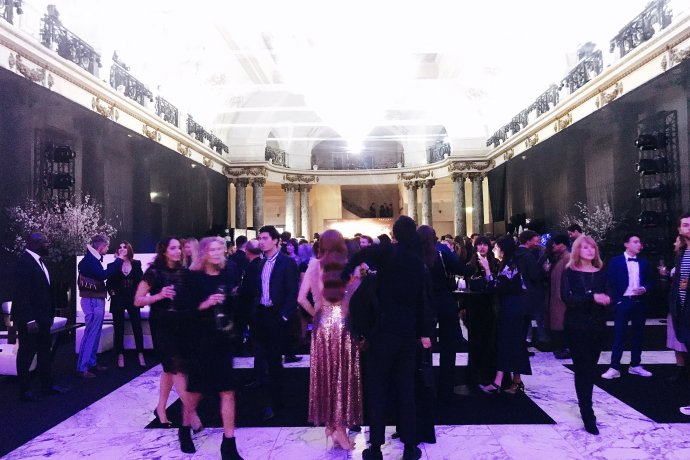 千面巴黎,巴黎时装周叉腰造型