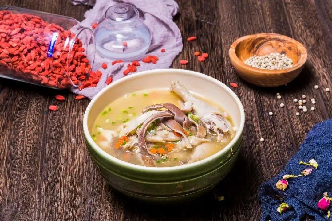 猪肚鸡怎么吃最养胃,健脾养胃滋阴猪肚鸡汤做法