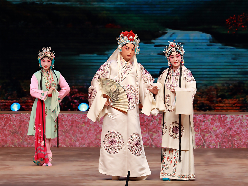 戏曲电影从第一张胶片走向观众,高清银幕下还能救活戏曲剧种吗?