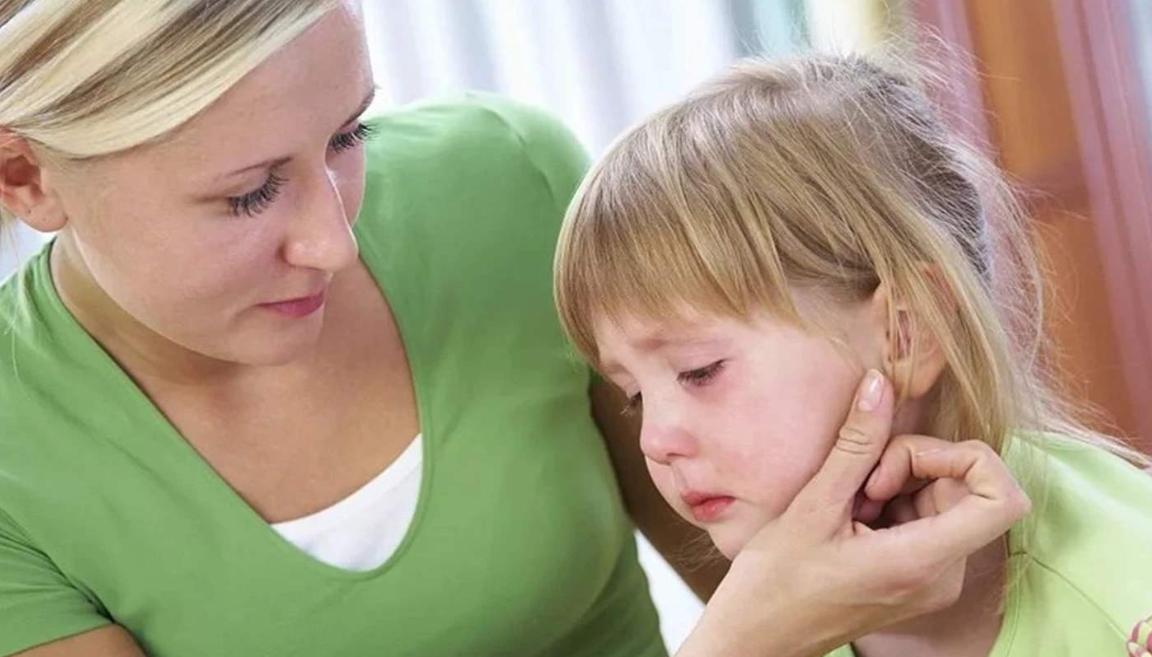 作为家长孩子犯错我们该怎么做,家长怎么正确的面对孩子的失误