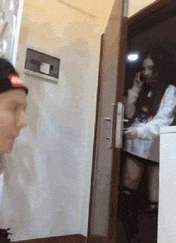 闺蜜生日送蛋糕还是送礼物呢,闺蜜过生日给他送什么零食好呢