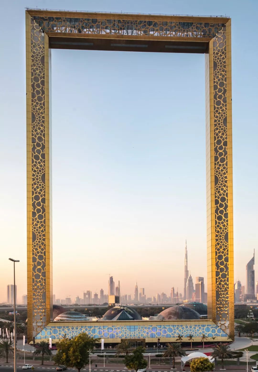 靠捡垃圾成了千亿富翁完整版,捡垃圾变成百万富翁