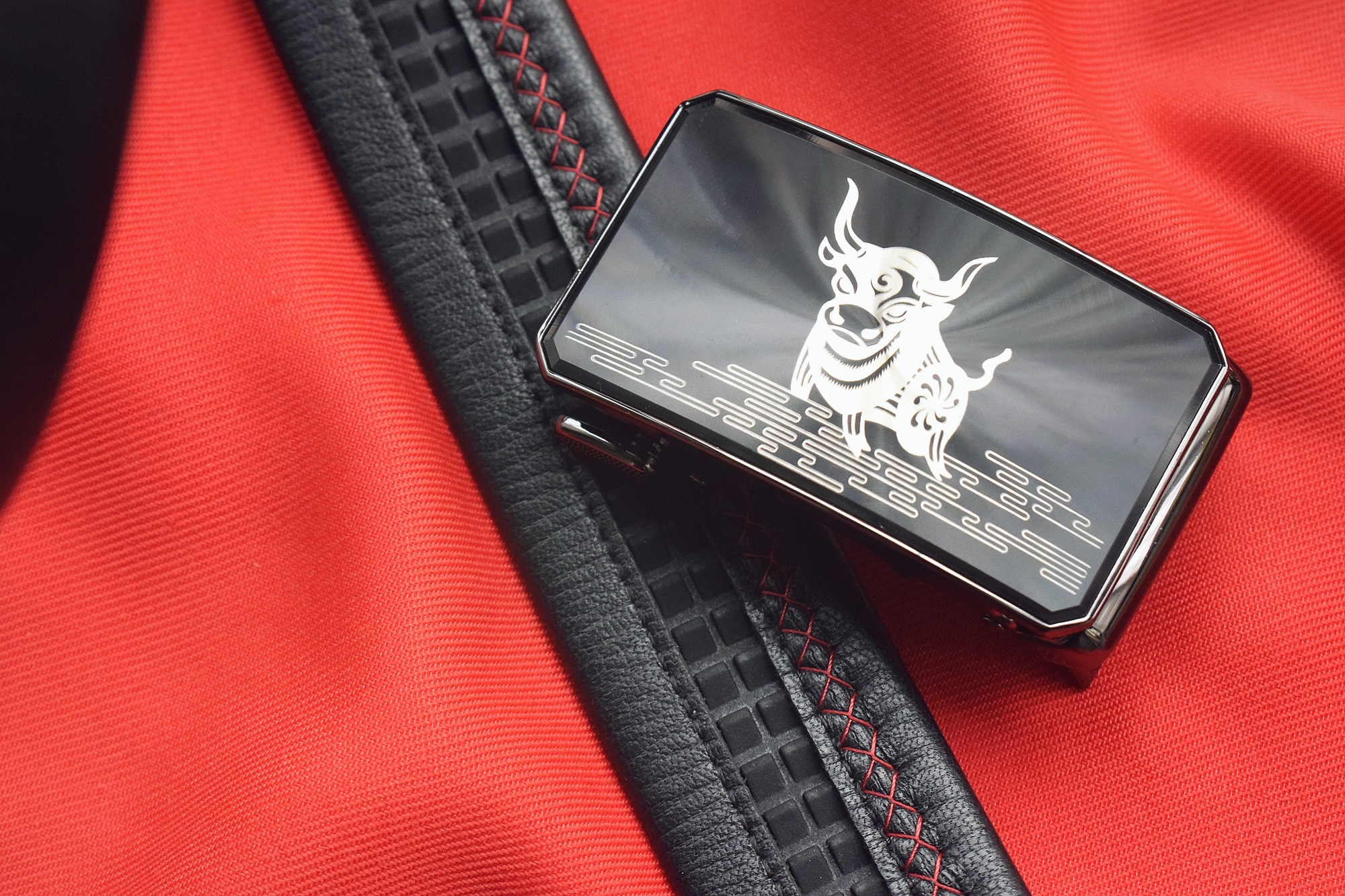 牛年行大运,经典永流传!七面十二生肖“一起牛”皮带赏评