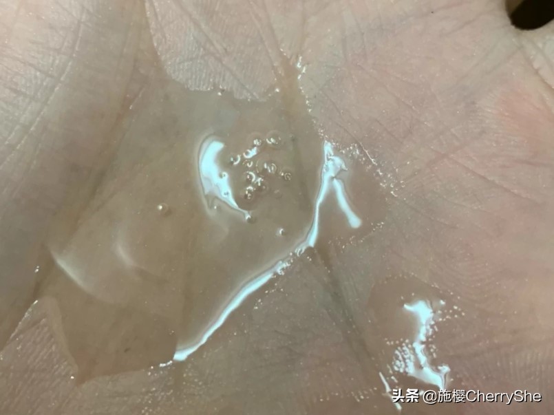 左旋vc精华的作用与功效,vc精华的功效与作用